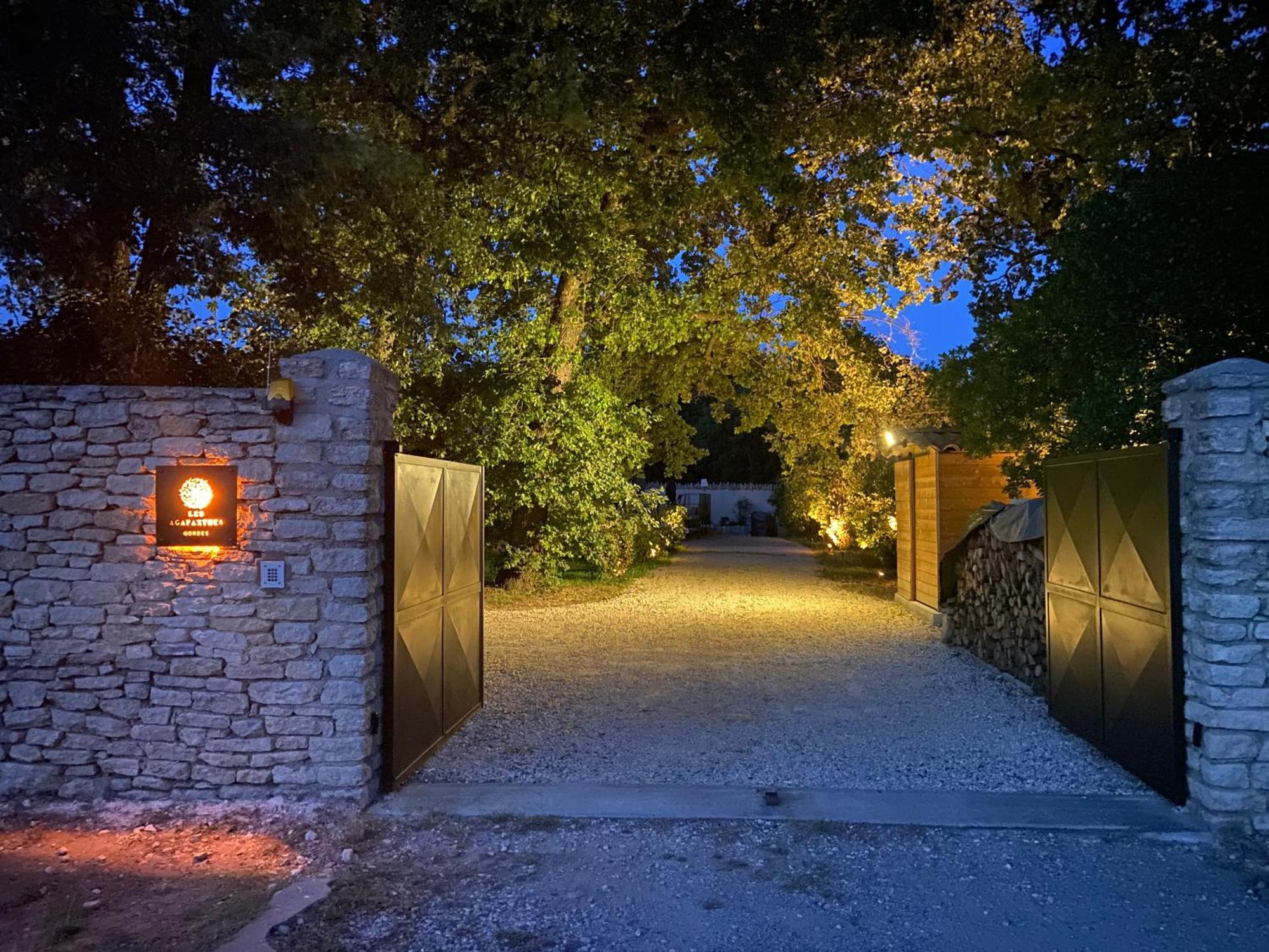 Vila Les Agapanthes De Gordes Exteriér fotografie
